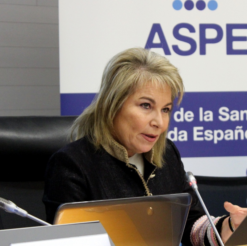 Carmen Montón continúa atacando a la Privada ante la impasividad de Puig